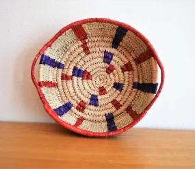 Straw fruit basket bowl